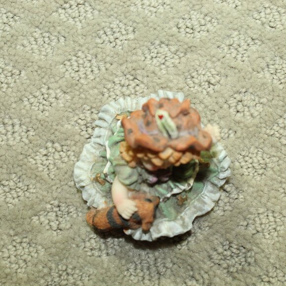 Super Cute! Resin 2.5" Girl in Green Dress with Dog - Picture 4 of 5